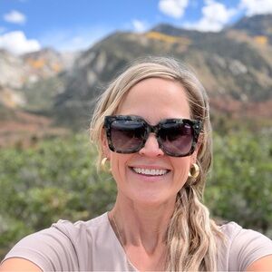 Meet your Posher, Jennifer